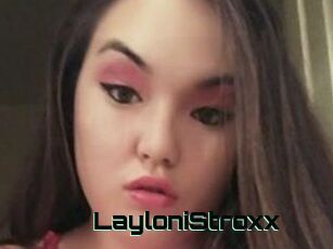 LayloniStroxx