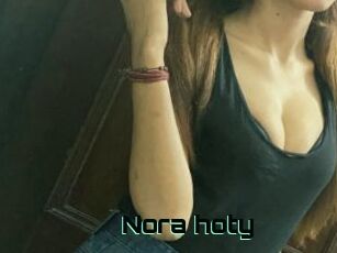 Nora_hoty